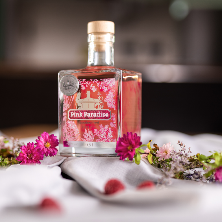 Der Pink Paradise ist ein ausgefallener Pink Gin: Ohne Zucker und mit pfeffrigen Noten.